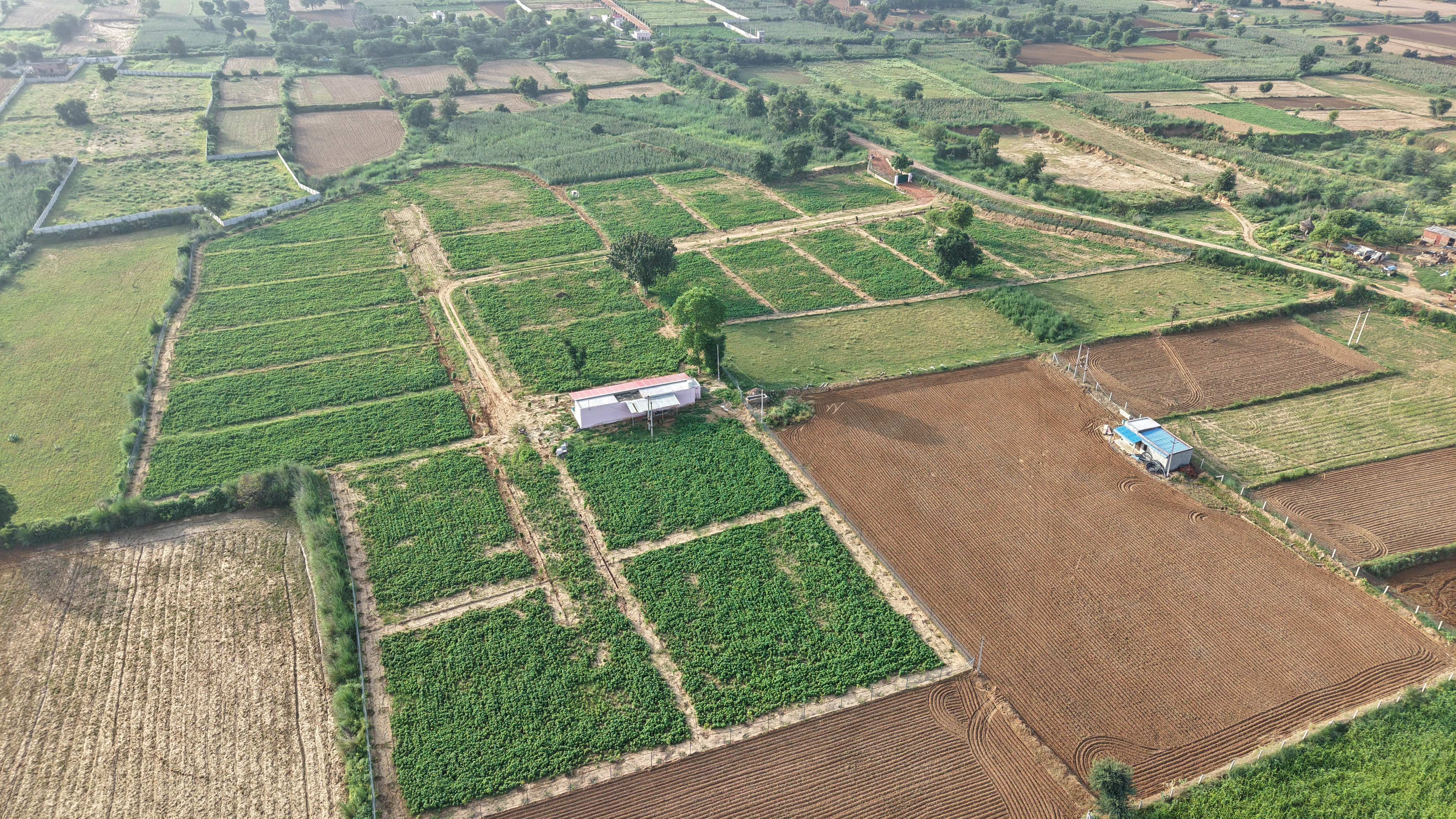 aerial-view-of-chhatarpur-farms-farmhouse-land-project-near-delhi-ncr
